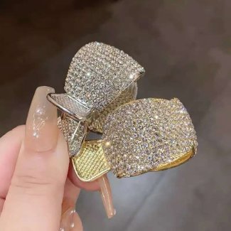 کلیپس دم اسبی ماهی نگینی