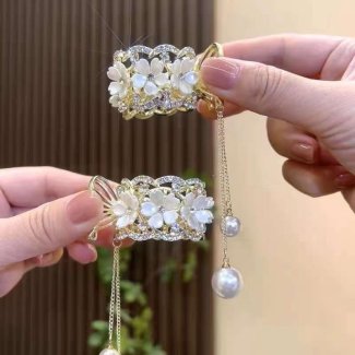 Shell flower ponytail clip