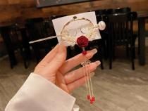 گیره ژاپنی درباری گل رز قرمز آویزدار زایا