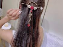 گیره ژاپنی درباری گل رز قرمز آویزدار زایا