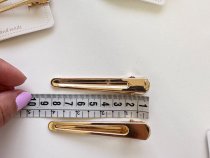 گیره انبری طلایی ساده هست سانتی