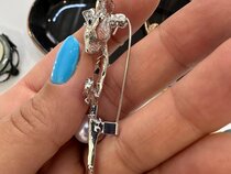 گل سینه گل رز تک مروارید